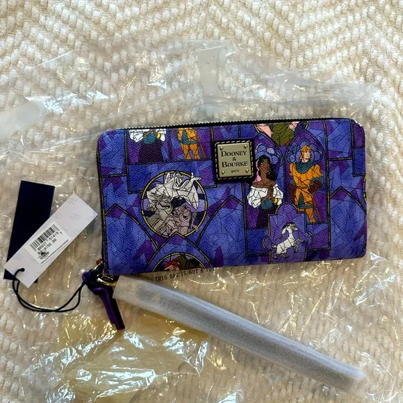 BNWT Disney Dooney and Bourke “Hunchback of Norte Dame” large wallet - Picture 1 of 2